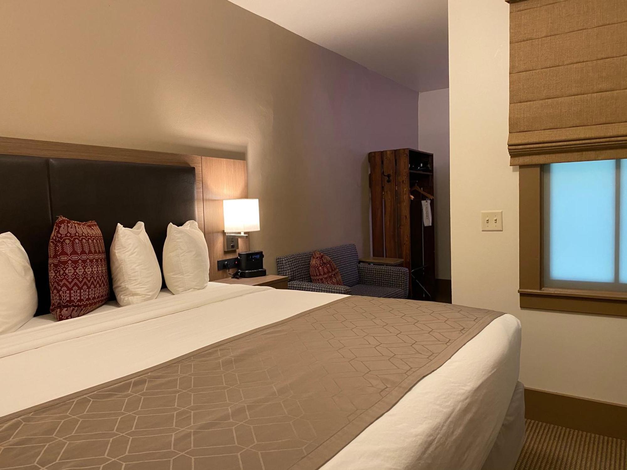 Historic Hotel Arvon Great Falls Room photo